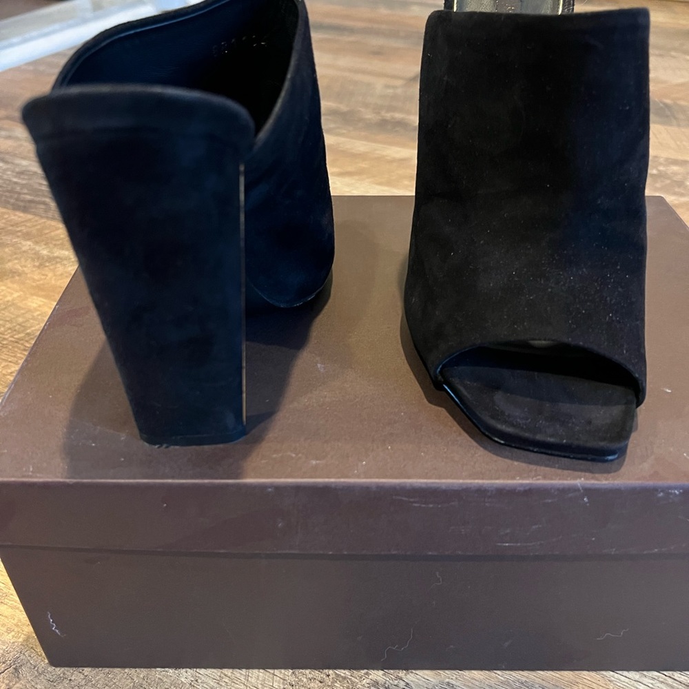 Louis Vuitton black suede mule heel. Worn once. - Picture 4 of 5